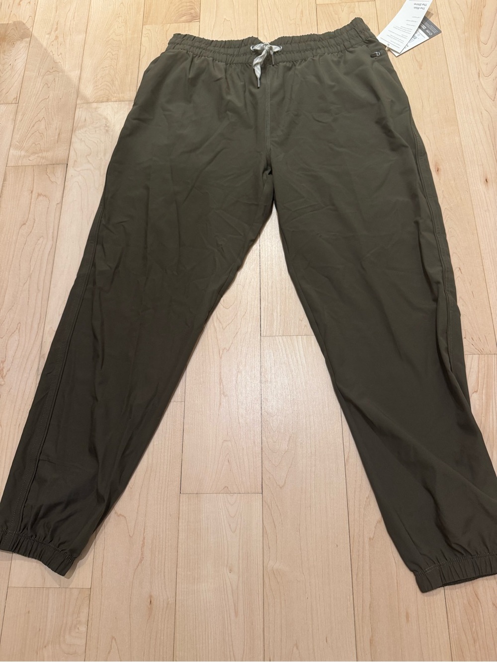 Vuori Olive Green Joggers with Drawstring